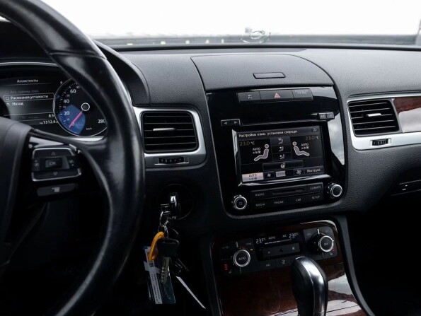 Volkswagen Touareg II с пробегом 2014 года, цена 2 515 000 рублей, 174000 км, внедорожник, Автокод Объявления