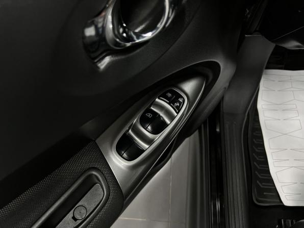 Nissan Juke I с пробегом 2012 года, цена 990 000 рублей, 243785 км, внедорожник, Автокод Объявления