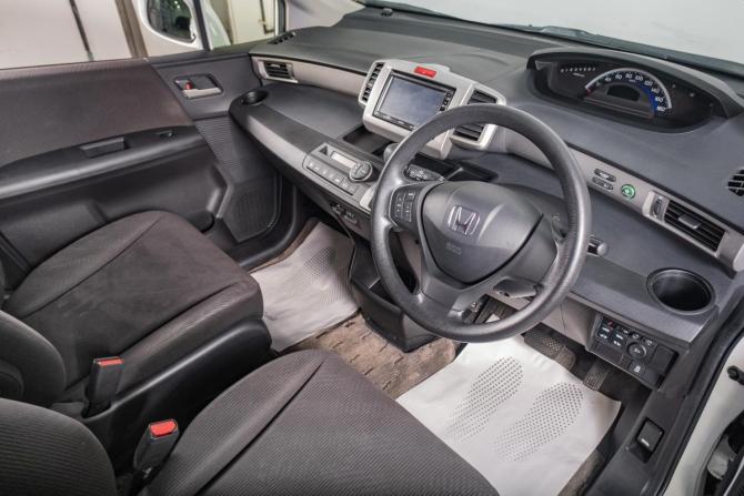 Honda Freed I с пробегом 2013 года, цена 1 249 000 рублей, 95000 км, компактвэн, Автокод Объявления