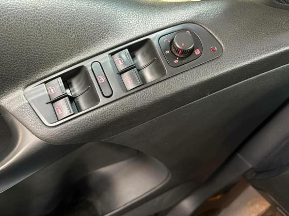 Volkswagen Tiguan I Рестайлинг с пробегом 2013 года, цена 900 000 рублей, 213950 км, внедорожник, Автокод Объявления