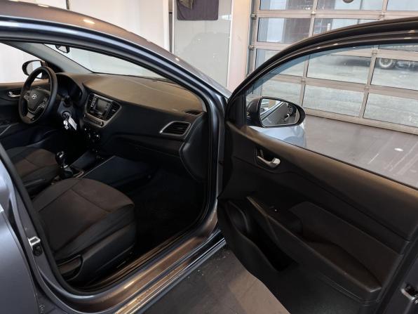 Hyundai Solaris II с пробегом 2018 года, цена 1 254 000 рублей, 138926 км, седан, Автокод Объявления