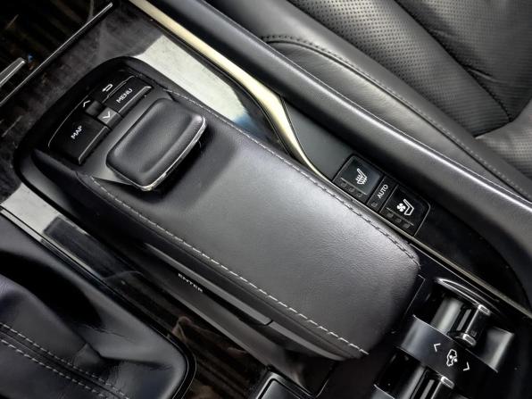 Lexus LX III Рестайлинг 2 с пробегом 2019 года, цена 10 245 000 рублей, 50975 км, внедорожник, Автокод Объявления