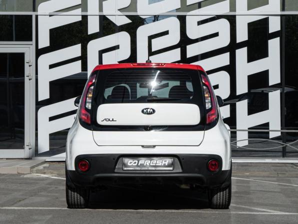 Kia Soul II Рестайлинг с пробегом 2018 года, цена 1 750 000 рублей, 101575 км, хэтчбек, Автокод Объявления