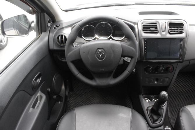 Renault Logan II Рестайлинг с пробегом 2018 года, цена 910 000 рублей, 103008 км, седан, Автокод Объявления