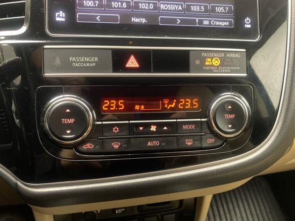 Mitsubishi Outlander III Рестайлинг 3 с пробегом 2019 года, цена 2 159 000 рублей, 176016 км, внедорожник, Автокод Объявления
