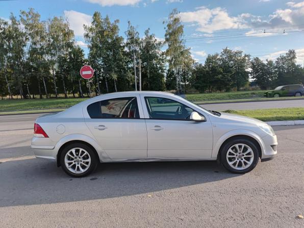 Opel Astra H Рестайлинг с пробегом 2011 года, цена 483 000 рублей, 210493 км, седан, Автокод Объявления