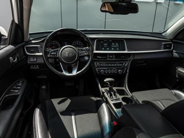 Kia Optima IV Рестайлинг с пробегом 2018 года, цена 2 299 000 рублей, 33752 км, седан, Автокод Объявления