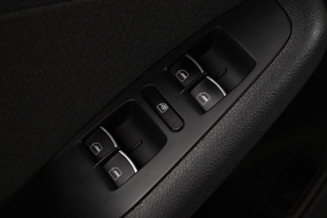 Volkswagen Jetta VI Рестайлинг с пробегом 2015 года, цена 1 499 000 рублей, 143896 км, седан, Автокод Объявления