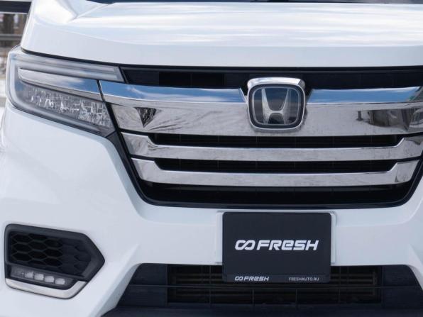Honda Stepwgn V Рестайлинг с пробегом 2019 года, цена 2 450 000 рублей, 47071 км, минивэн, Автокод Объявления