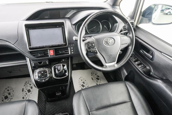 Toyota Esquire I с пробегом 2014 года, цена 1 849 000 рублей, 222000 км, минивэн, Автокод Объявления