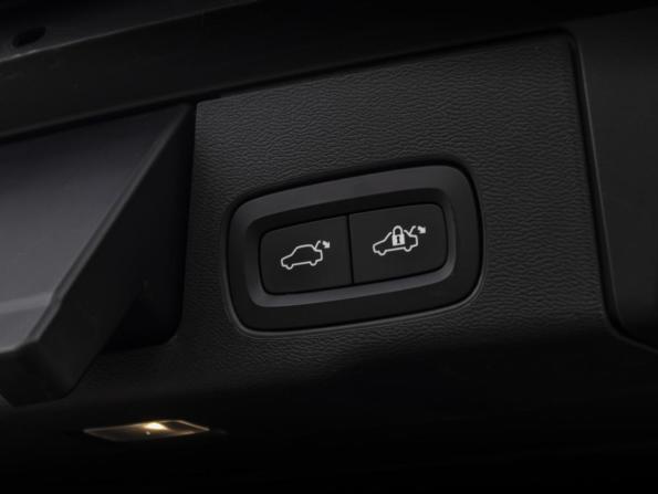 Volvo XC60 II Рестайлинг с пробегом 2021 года, цена 4 629 000 рублей, 76000 км, внедорожник, Автокод Объявления
