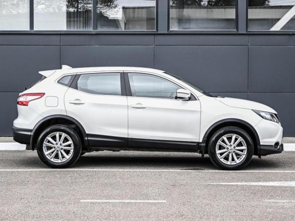 Nissan Qashqai II с пробегом 2017 года, цена 1 599 000 рублей, 96225 км, внедорожник, Автокод Объявления