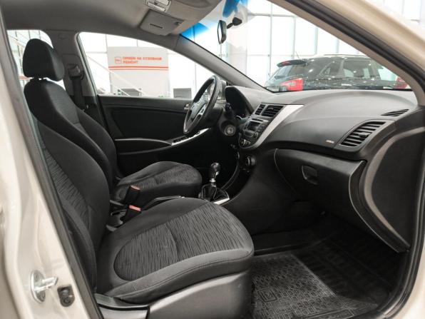 Hyundai Solaris I Рестайлинг с пробегом 2015 года, цена 865 000 рублей, 178276 км, седан, Автокод Объявления