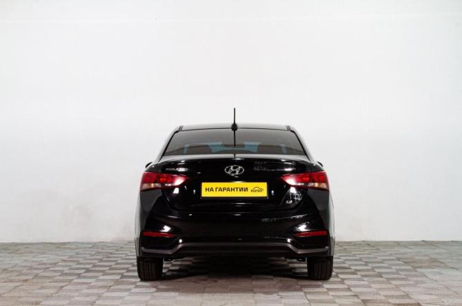 Hyundai Solaris II с пробегом 2017 года, цена 1 079 000 рублей, 181000 км, седан, Автокод Объявления