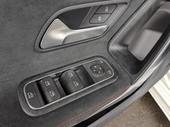 Mercedes-Benz A-Класс IV (W177) с пробегом 2021 года, цена 2 850 000 рублей, 73089 км, хэтчбек, Автокод Объявления