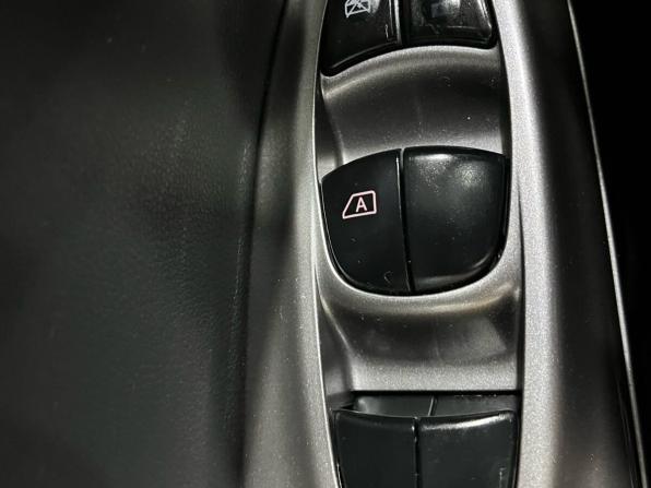Nissan Juke I с пробегом 2011 года, цена 917 000 рублей, 136725 км, внедорожник, Автокод Объявления