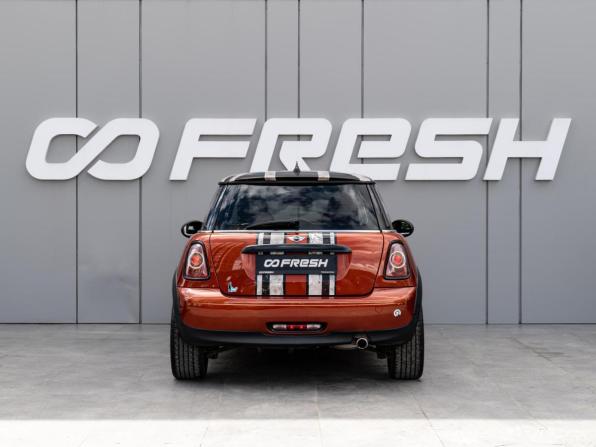 Mini Hatch II (R56) Рестайлинг с пробегом 2010 года, цена 888 000 рублей, 143154 км, хэтчбек, Автокод Объявления