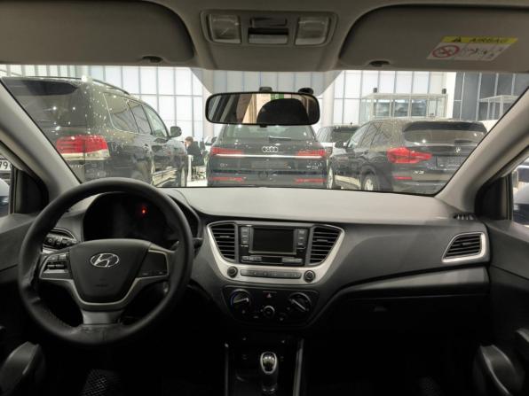 Hyundai Solaris II с пробегом 2018 года, цена 1 050 000 рублей, 200446 км, седан, Автокод Объявления