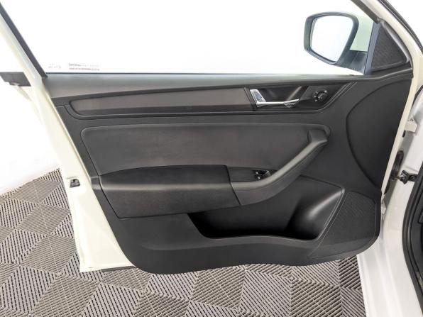 Skoda Rapid II с пробегом 2021 года, цена 1 240 000 рублей, 195246 км, лифтбек, Автокод Объявления