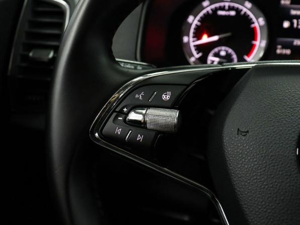 Skoda Karoq I с пробегом 2021 года, цена 2 449 000 рублей, 61308 км, внедорожник, Автокод Объявления