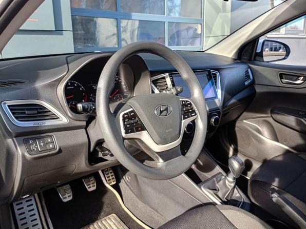 Hyundai Solaris II с пробегом 2019 года, цена 1 325 000 рублей, 77085 км, седан, Автокод Объявления