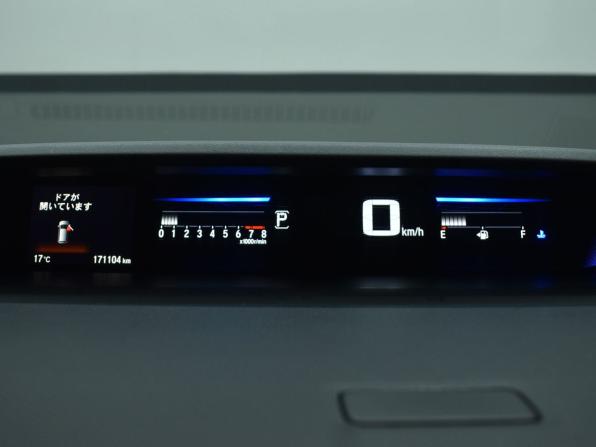 Honda Stepwgn V с пробегом 2017 года, цена 1 794 995 рублей, 171104 км, минивэн, Автокод Объявления