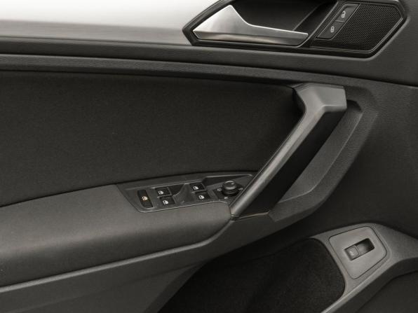 Volkswagen Tiguan II с пробегом 2017 года, цена 1 900 000 рублей, 241775 км, внедорожник, Автокод Объявления