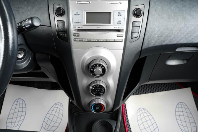 Toyota Yaris II с пробегом 2007 года, цена 649 000 рублей, 74400 км, хэтчбек, Автокод Объявления