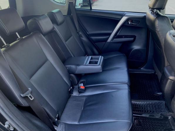 Toyota RAV4 IV (XA40) Рестайлинг с пробегом 2018 года, цена 2 617 000 рублей, 101000 км, внедорожник, Автокод Объявления