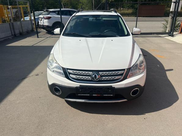 Dongfeng H30 Cross с пробегом 2015 года, цена 549 900 рублей, 185000 км, хэтчбек, Автокод Объявления