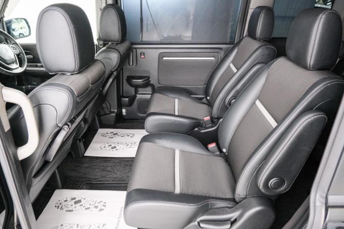 Honda Stepwgn V Рестайлинг с пробегом 2019 года, цена 2 299 000 рублей, 93000 км, минивэн, Автокод Объявления