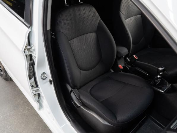 Hyundai Solaris I Рестайлинг с пробегом 2015 года, цена 940 000 рублей, 156799 км, хэтчбек, Автокод Объявления