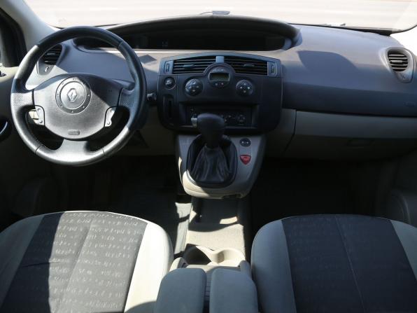 Renault Scenic II Рестайлинг с пробегом 2006 года, цена 395 000 рублей, 218500 км, компактвэн, Автокод Объявления