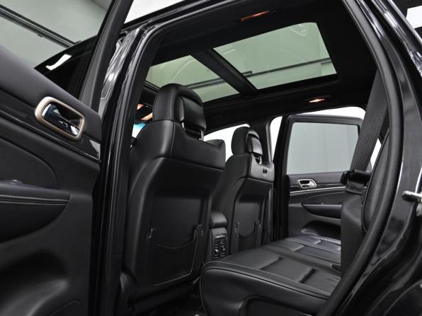 Jeep Grand Cherokee IV (WK2) Рестайлинг с пробегом 2015 года, цена 2 349 000 рублей, 228000 км, внедорожник, Автокод Объявления