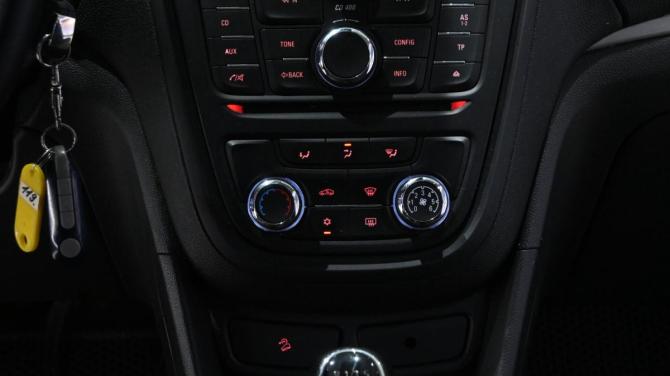 Opel Mokka I с пробегом 2014 года, цена 845 000 рублей, 139542 км, внедорожник, Автокод Объявления