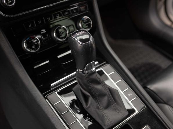 Skoda Superb III с пробегом 2018 года, цена 2 010 000 рублей, 124545 км, лифтбек, Автокод Объявления