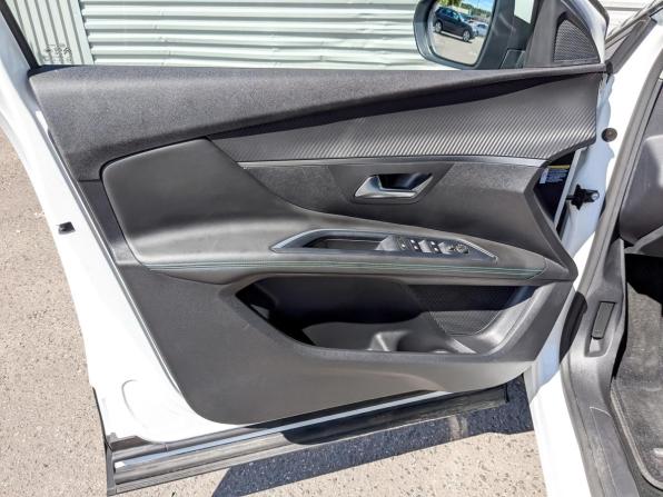 Peugeot 5008 II Рестайлинг с пробегом 2021 года, цена 2 695 000 рублей, 15397 км, внедорожник, Автокод Объявления