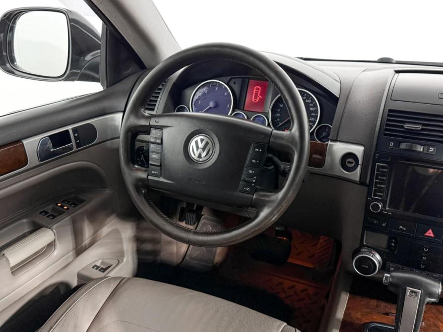 Volkswagen Touareg I Рестайлинг Санкт-Петербург  - изображение 16