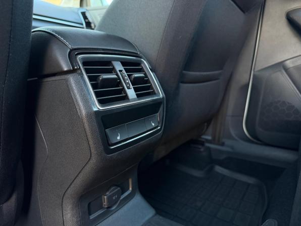 Skoda Karoq I с пробегом 2022 года, цена 2 555 000 рублей, 80203 км, внедорожник, Автокод Объявления