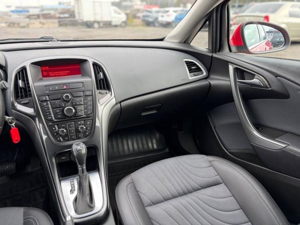 Opel Astra J Рестайлинг с пробегом 2013 года, цена 720 000 рублей, 146000 км, хэтчбек, Автокод Объявления