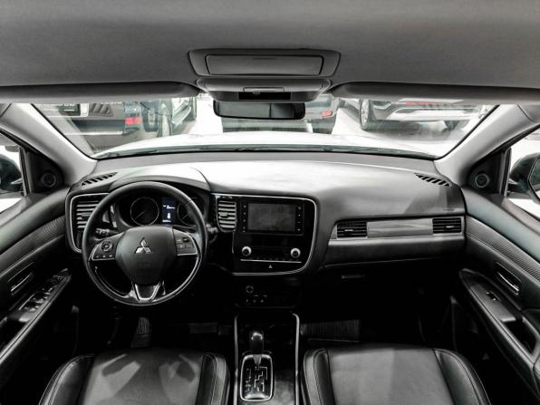 Mitsubishi Outlander III Рестайлинг 3 с пробегом 2020 года, цена 2 699 000 рублей, 46401 км, внедорожник, Автокод Объявления