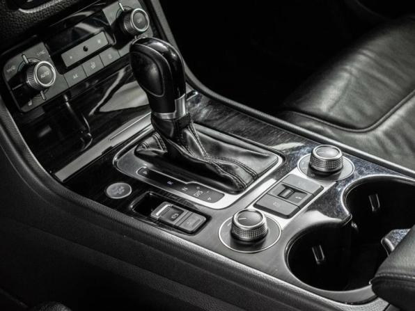 Volkswagen Touareg II Рестайлинг с пробегом 2015 года, цена 2 100 000 рублей, 354597 км, внедорожник, Автокод Объявления