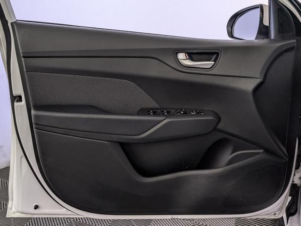 Hyundai Solaris II Рестайлинг с пробегом 2022 года, цена 1 890 000 рублей, 36733 км, седан, Автокод Объявления