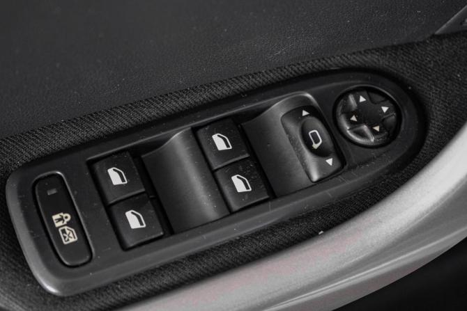 Peugeot 308 I Рестайлинг с пробегом 2011 года, цена 419 000 рублей, 106000 км, хэтчбек, Автокод Объявления