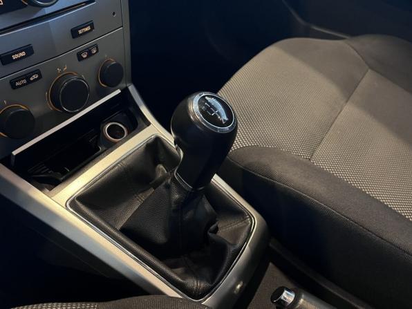 Opel Astra H Рестайлинг с пробегом 2012 года, цена 510 000 рублей, 243716 км, седан, Автокод Объявления