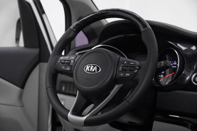 Kia Carnival III с пробегом 2020 года, цена 1 939 000 рублей, 62914 км, минивэн, Автокод Объявления