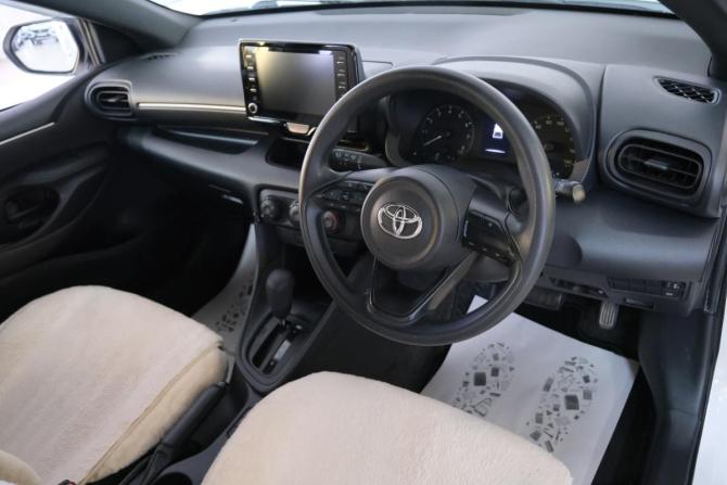 Toyota Yaris IV с пробегом 2020 года, цена 1 199 000 рублей, 96000 км, хэтчбек, Автокод Объявления