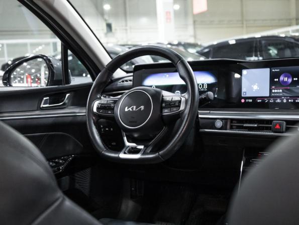 Kia K5 III с пробегом 2023 года, цена 3 199 000 рублей, 30000 км, седан, Автокод Объявления