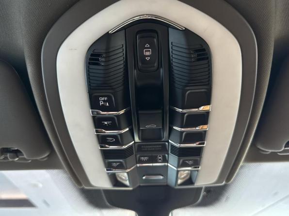 Porsche Cayenne II (958) с пробегом 2011 года, цена 1 990 000 рублей, 192869 км, внедорожник, Автокод Объявления