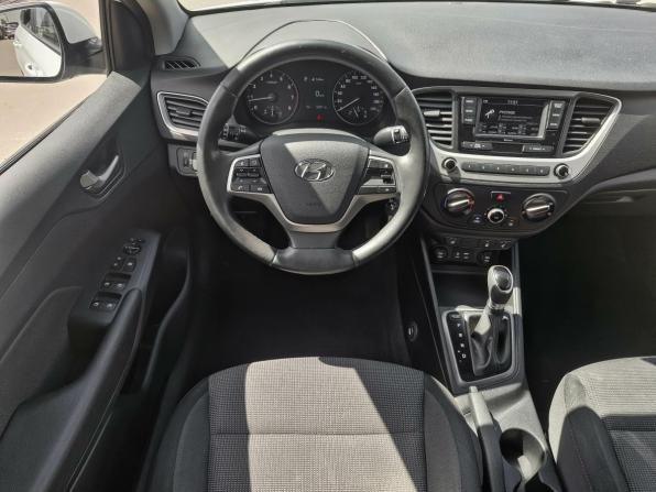 Hyundai Solaris II с пробегом 2017 года, цена 1 345 000 рублей, 122511 км, седан, Автокод Объявления
